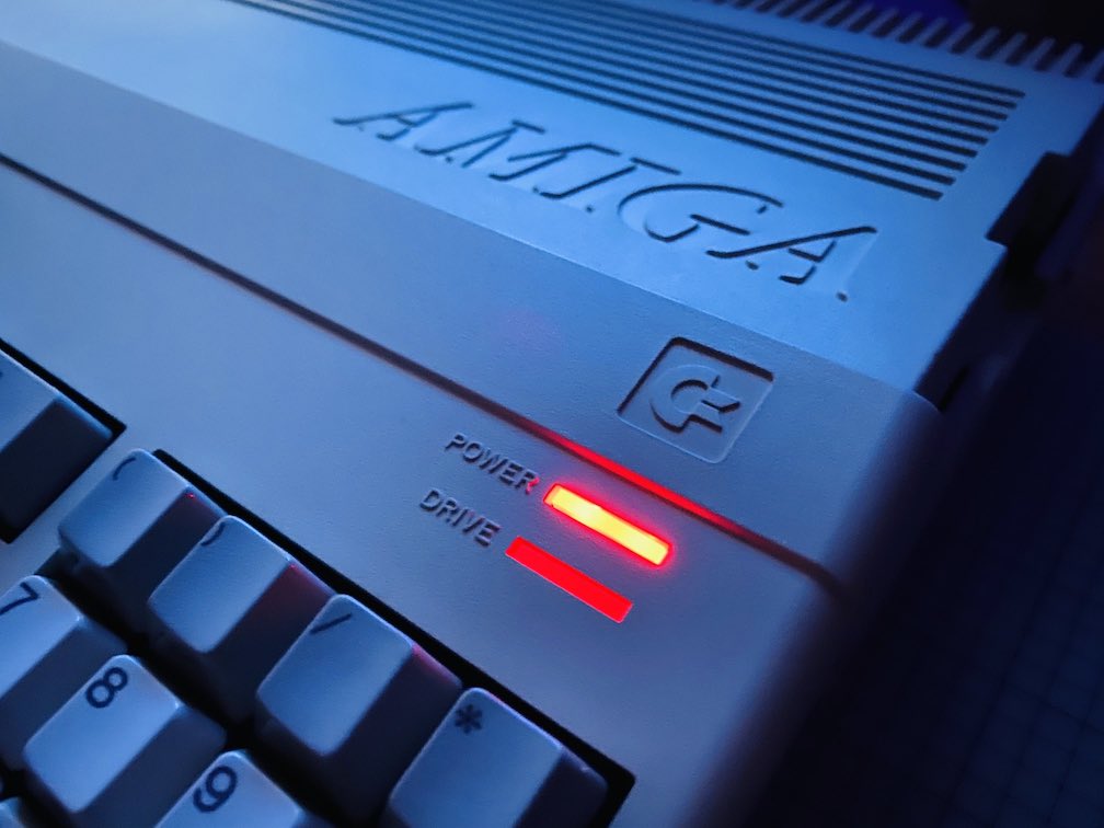 Amiga NTSC scaling comparison showing corrected vs. uncorrected pixel aspect ratios